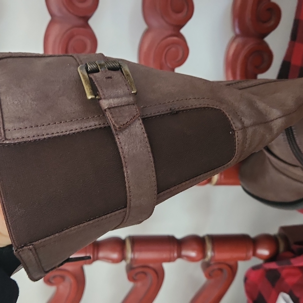 Tall boots - Picture 12 of 13